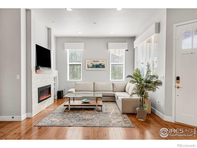 1938 S Teller St, Lakewood, CO 80227