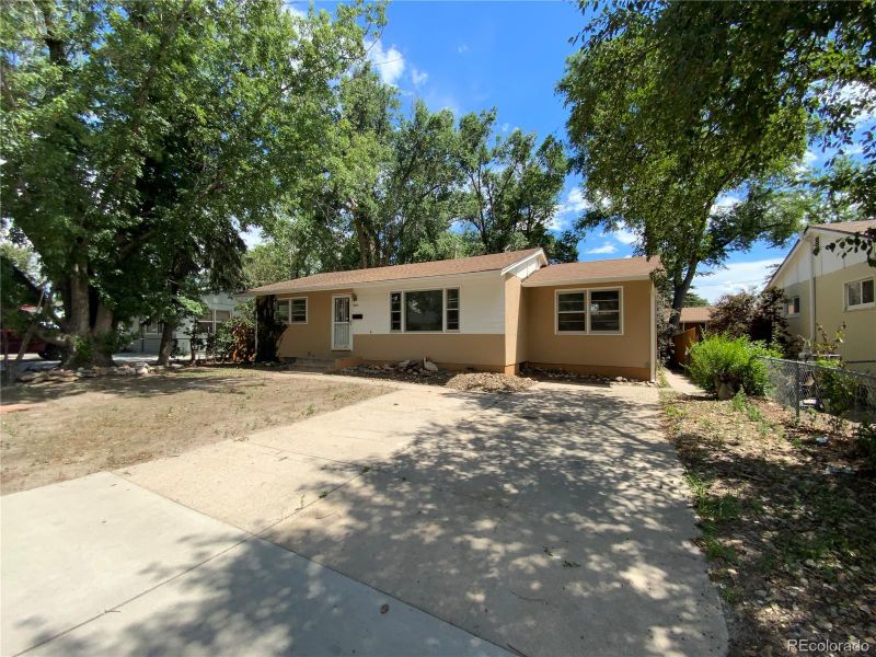 905 Carlisle St, Colorado Springs, CO 80907