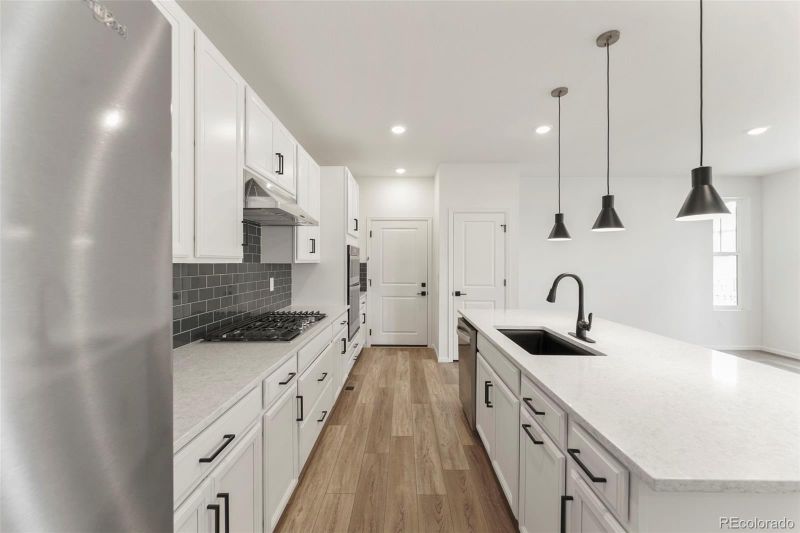 6223 N Liverpool St, Aurora, CO 80019