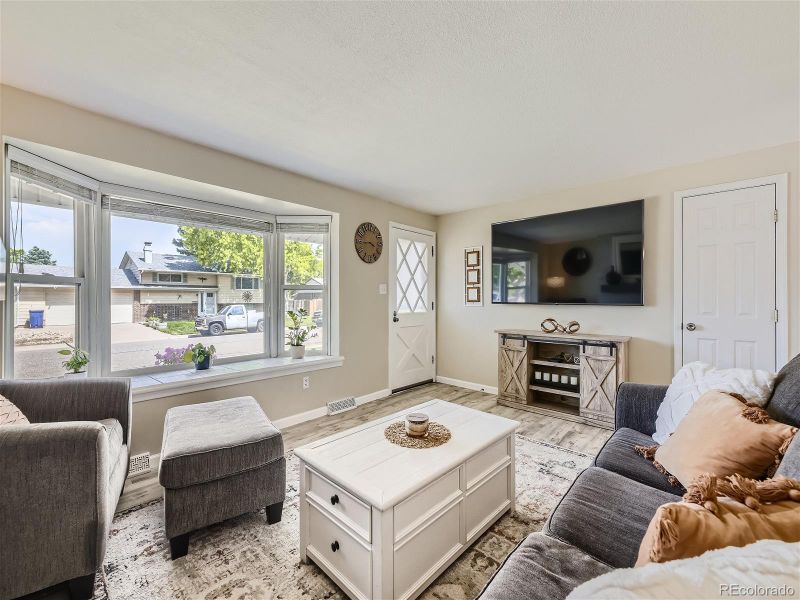 6781 S Cherry St, Centennial, CO 80122