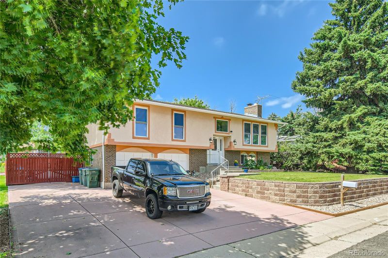 2142 Ura Ln, Northglenn, CO 80234