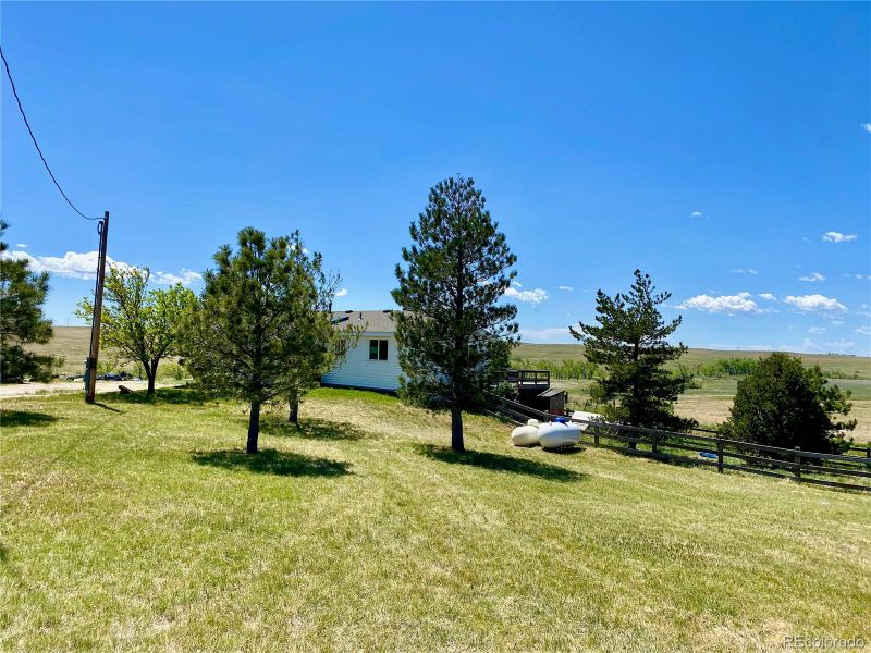 8890 High Country Trl, Elizabeth, CO 80107