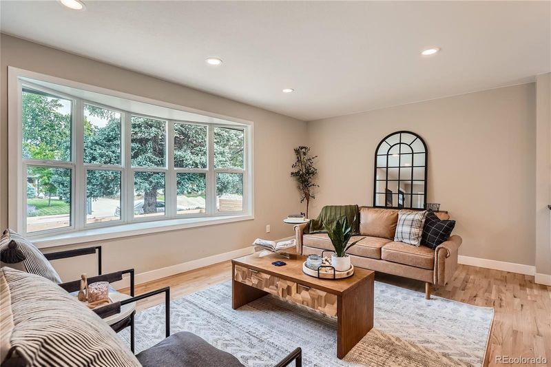 990 E Dogwood Ave, Centennial, CO 80121