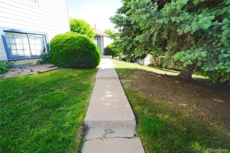 995 S Zeno Way, Aurora, CO 80017