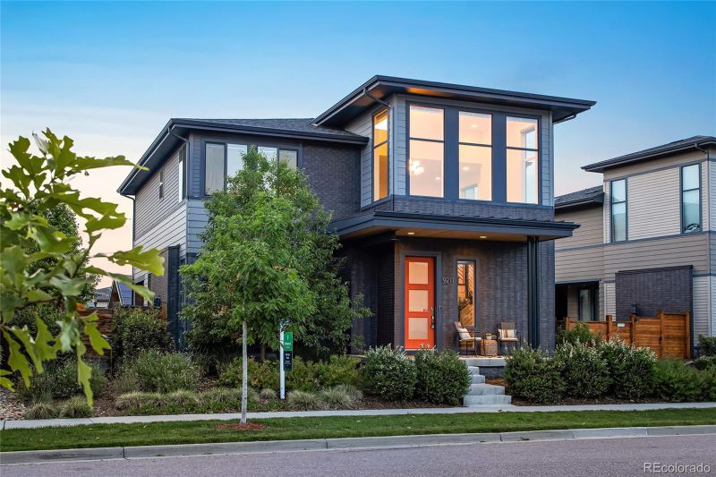 9211 E 52nd Dr, Denver, CO 80238