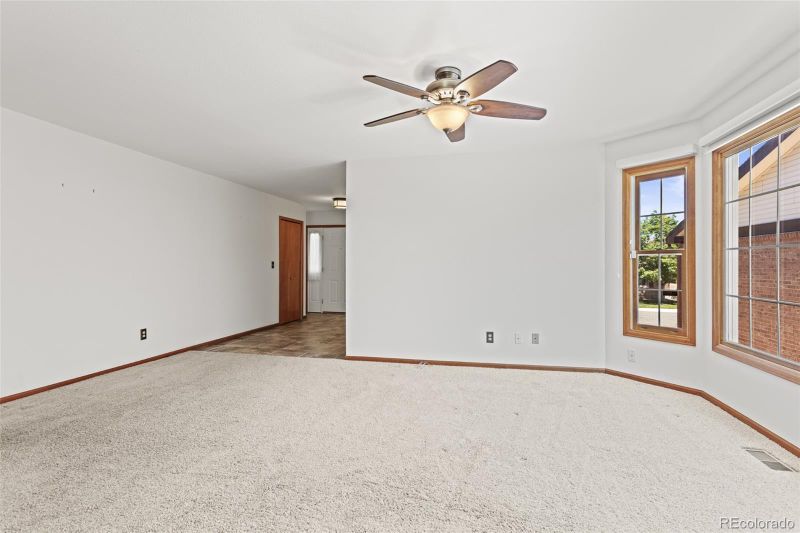9028 Greenspointe Ln, Highlands Ranch, CO 80130