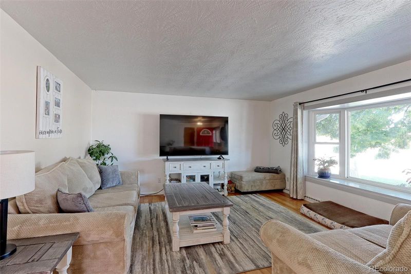 123 S 4th St, La Salle, CO 80645