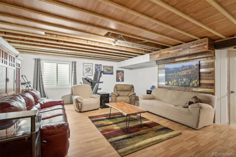 814 Finch Dr, Severance, CO 80550