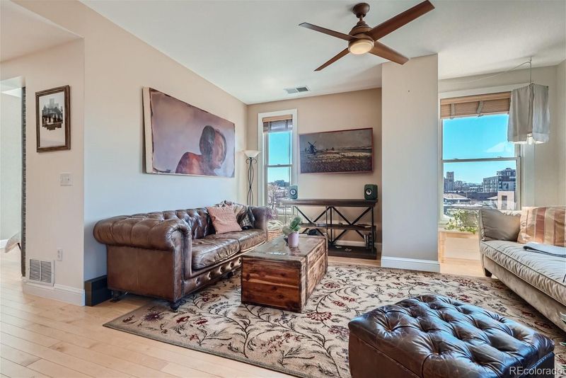 1630 N Clarkson St #518, Denver, CO 80218