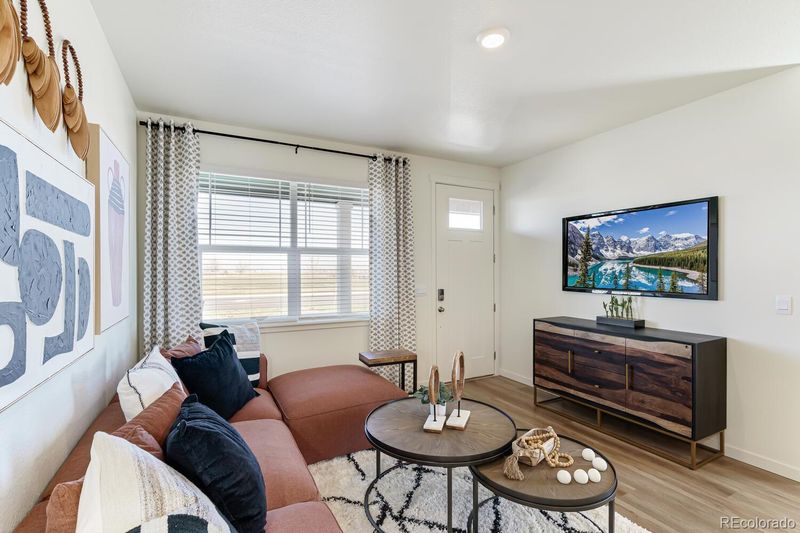 599 Thoroughbred Ln, Johnstown, CO 80534