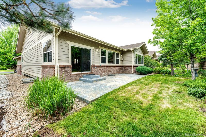 22672 E Long Dr, Aurora, CO 80016