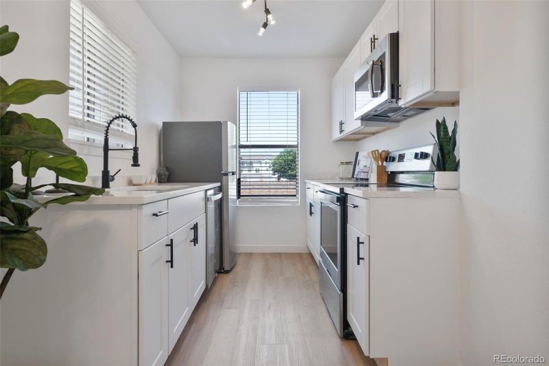 2277 S Buckley Rd #202, Aurora, CO 80013