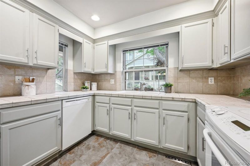 2960 W Long Dr #B, Littleton, CO 80120