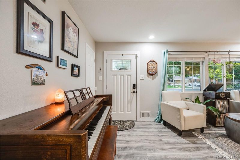 2009 S Raleigh St, Denver, CO 80219