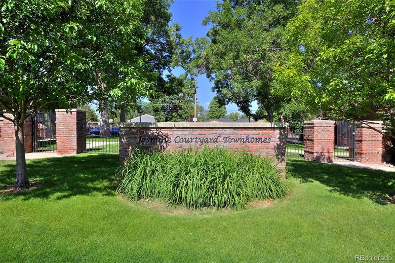 2863 Jasmine St, Denver, CO 80207