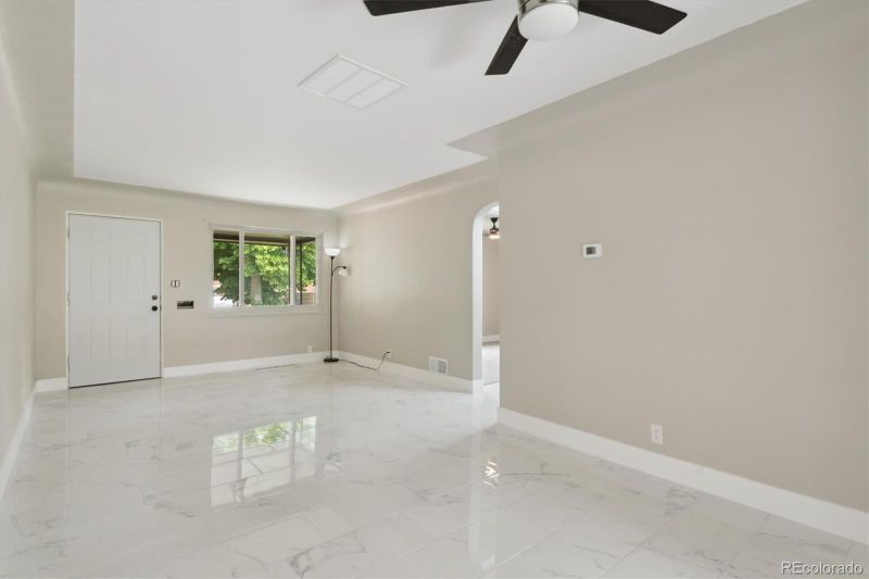 2249 Kingston St, Aurora, CO 80010