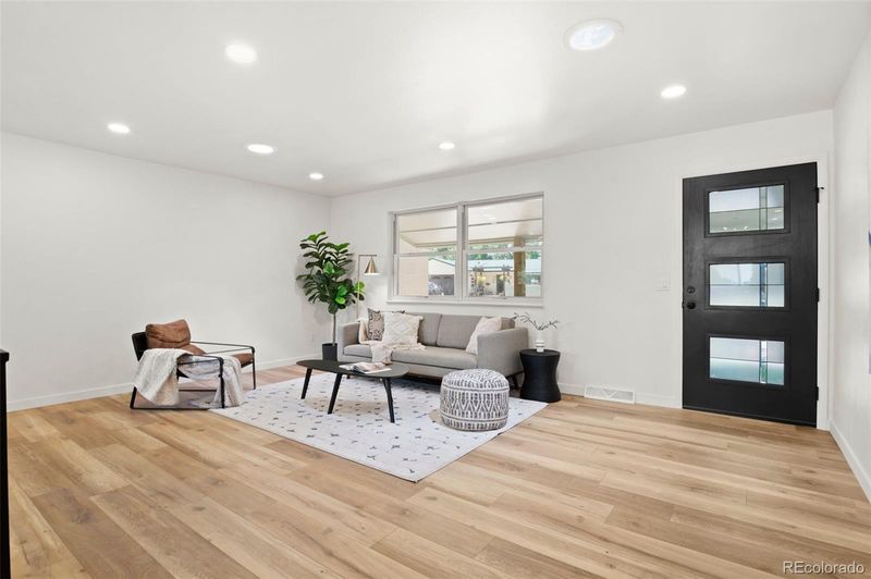 4916 S Kline St, Littleton, CO 80127