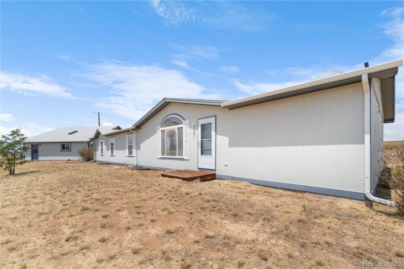 13201 Cavanaugh Rd, Hudson, CO 80642