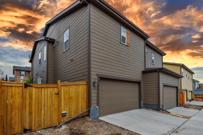 7613 S Yakima Ct, Aurora, CO 80016