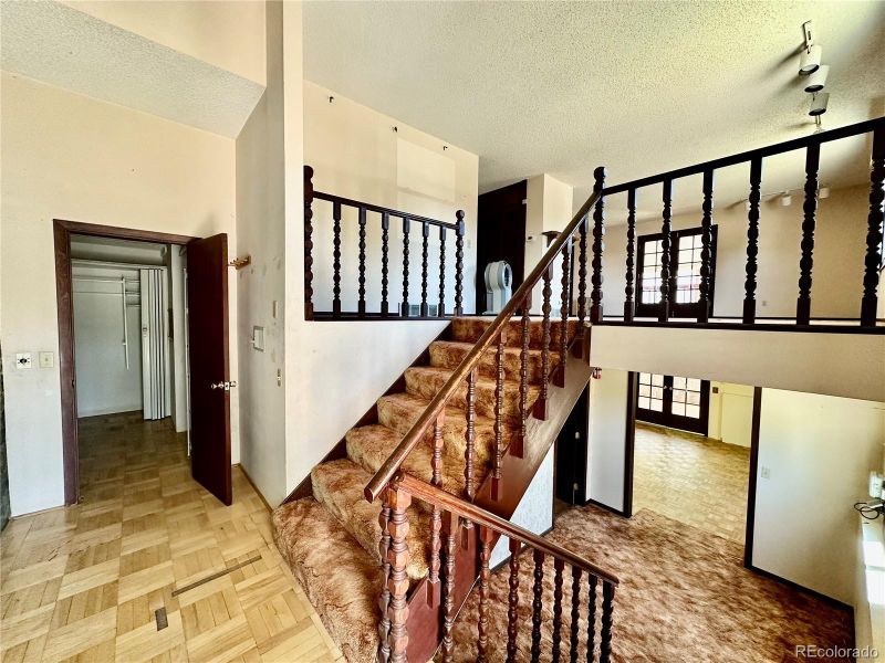 1740 Bahama St, Aurora, CO 80011