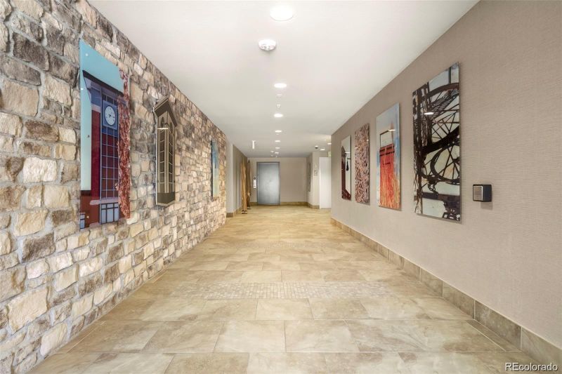 1044 Rockhurst Dr #203, Highlands Ranch, CO 80129