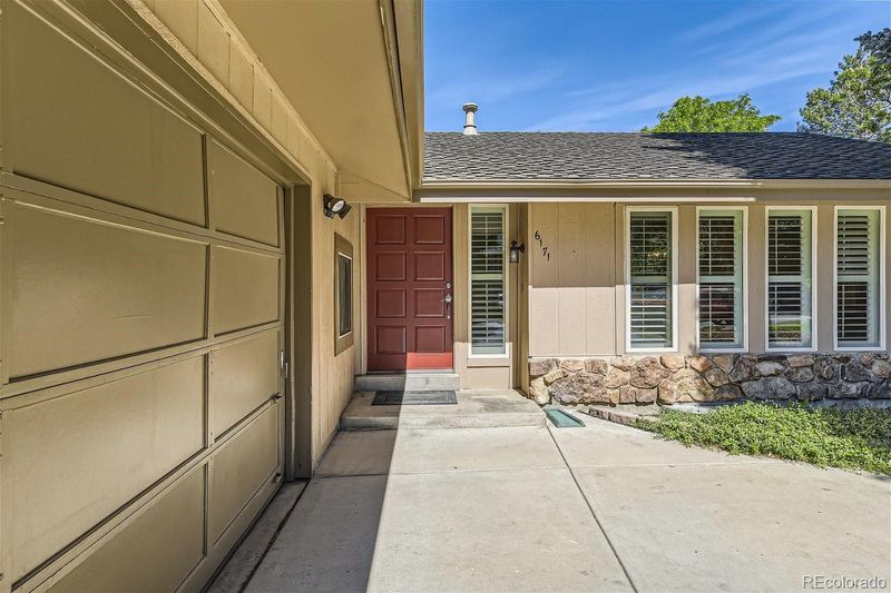 6171 S Forest Ct, Centennial, CO 80121