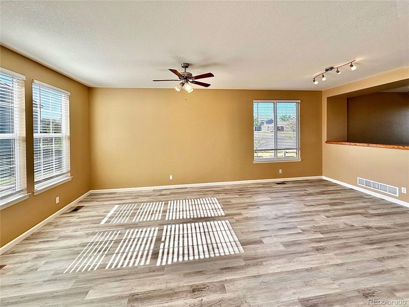 13774 Linden Ct, Thornton, CO 80602