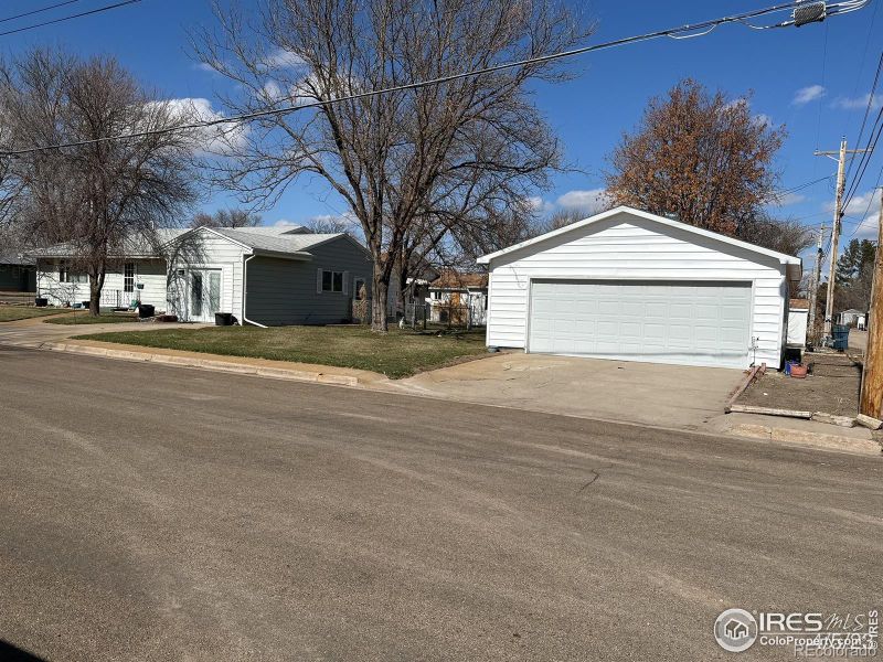 720 Plum St, Julesburg, CO 80737