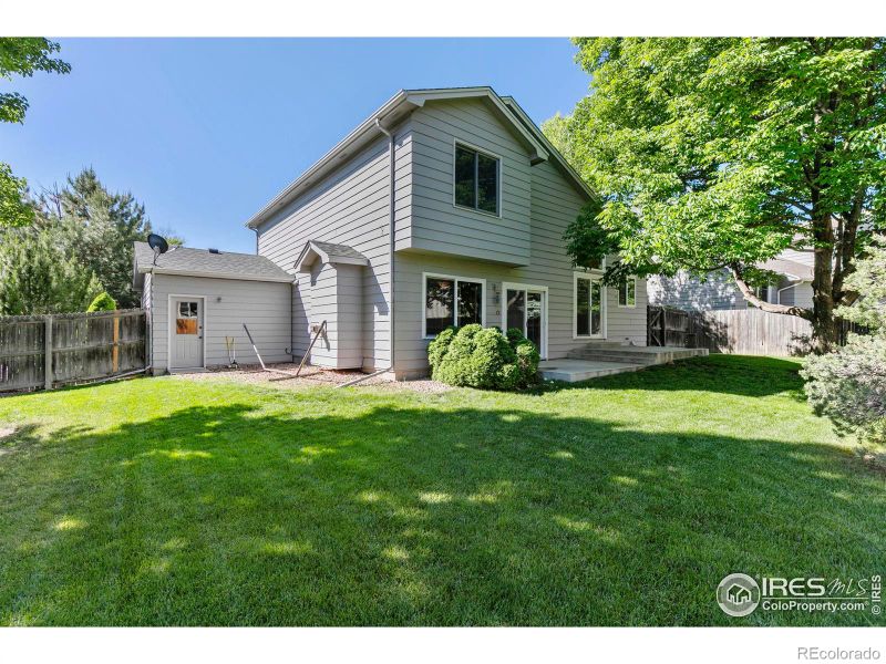 1027 W 44th St, Loveland, CO 80538