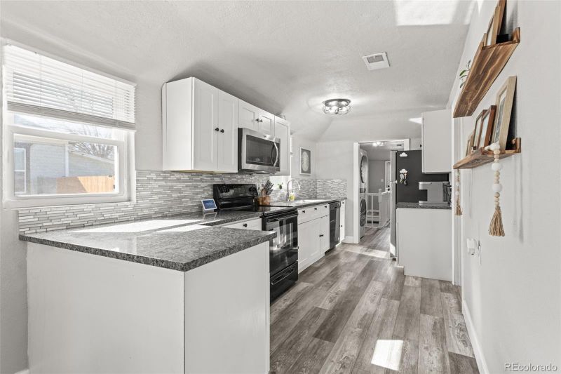3735 S Acoma St, Englewood, CO 80110