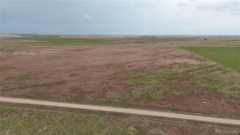 55771 E Bates Ln, Strasburg, CO 80136