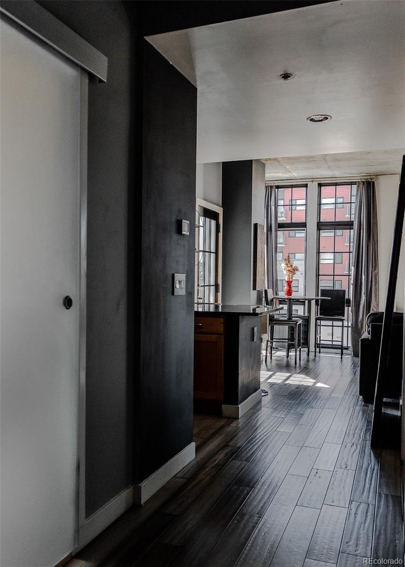 275 S Harrison St #401, Denver, CO 80209