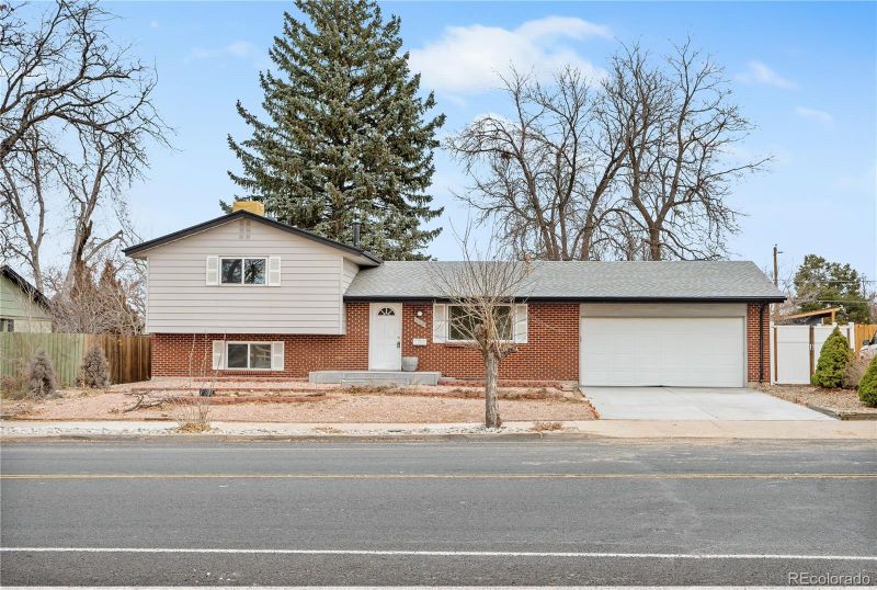 410 S Troy St, Aurora, CO 80012