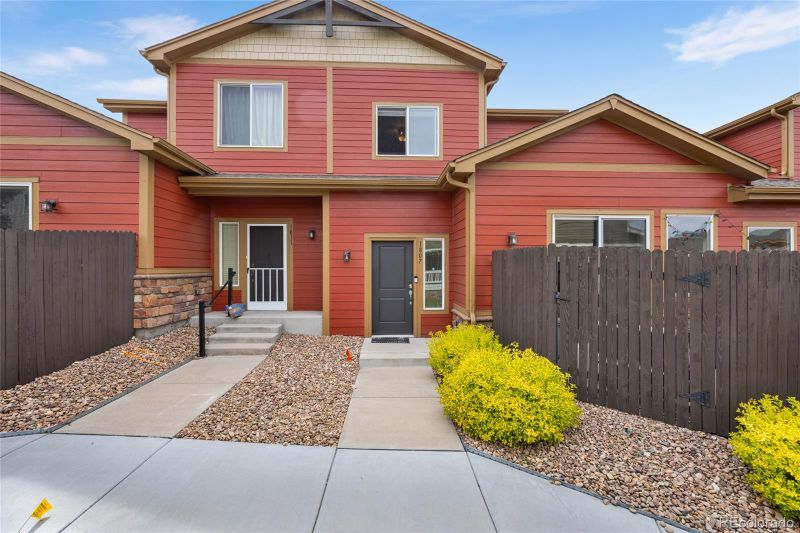 1807 Aspen Meadows Cir, Denver, CO 80260