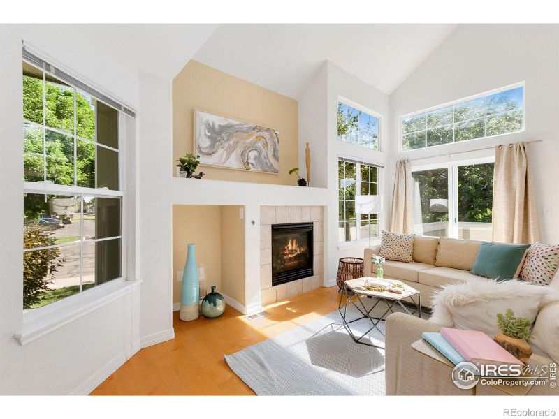 805 Summer Hawk Dr #136, Longmont, CO 80504