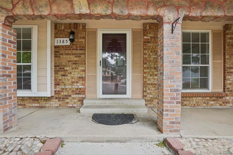 1385 S Laredo Ct, Aurora, CO 80017
