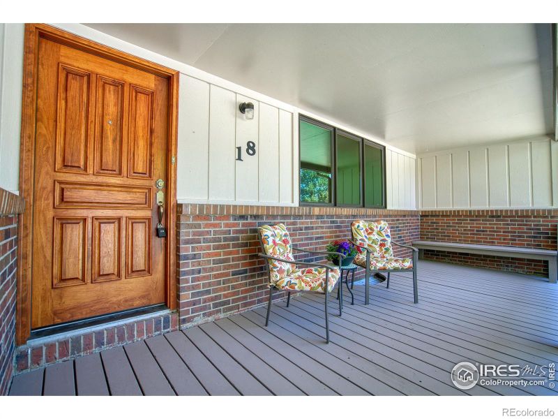 18 University Cir, Longmont, CO 80503