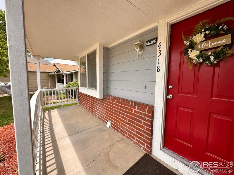 4318 S Halifax St, Centennial, CO 80015