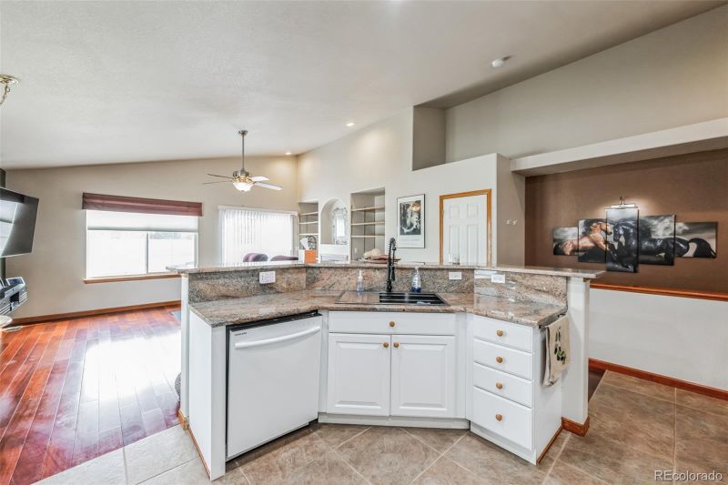 2397 S Ensenada St, Aurora, CO 80013