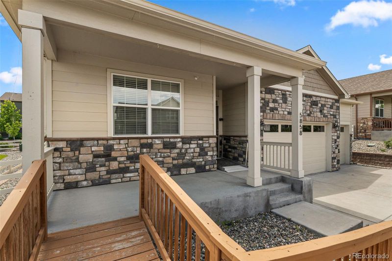 5858 Point Rider Cir, Castle Rock, CO 80104