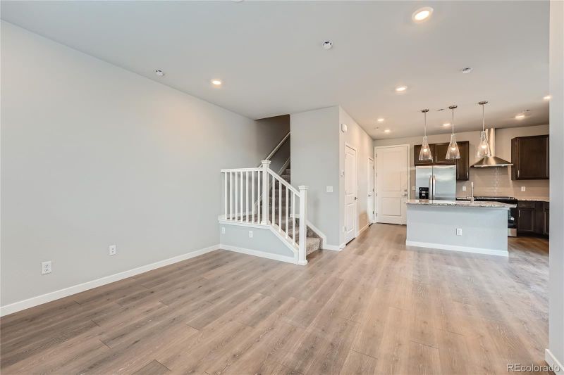 75 N Vandriver Pl, Aurora, CO 80018