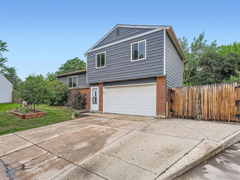 9379 W Canyon Pl, Littleton, CO 80128