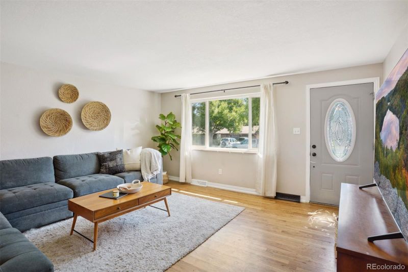 365 S Newcombe St, Lakewood, CO 80226