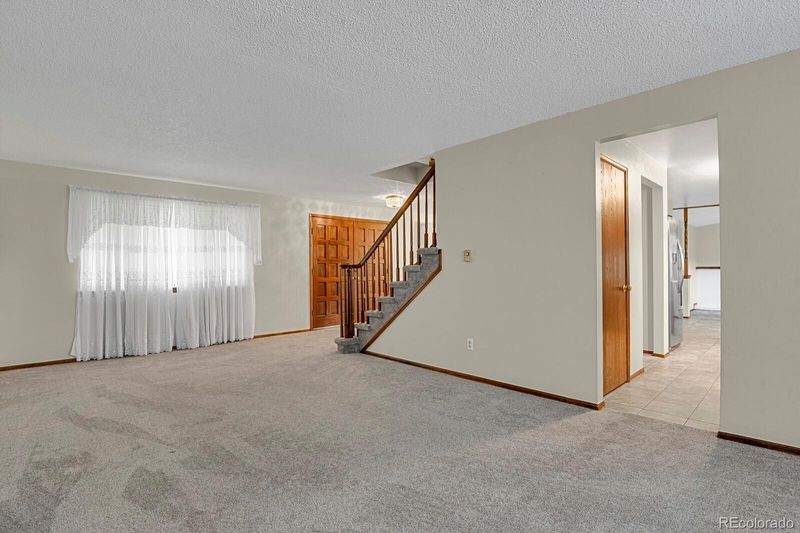 9690 Orangewood Dr, Thornton, CO 80260