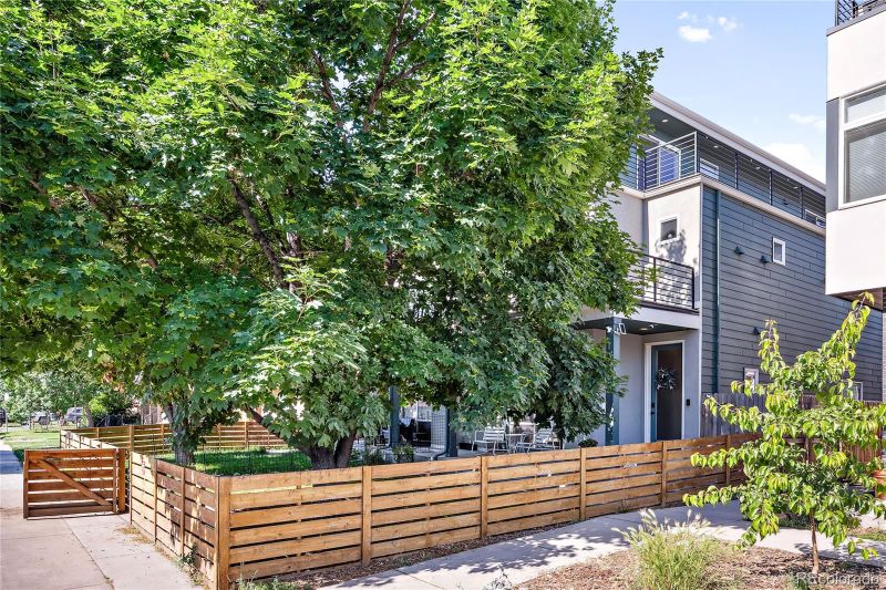 1379 Xavier St, Denver, CO 80204