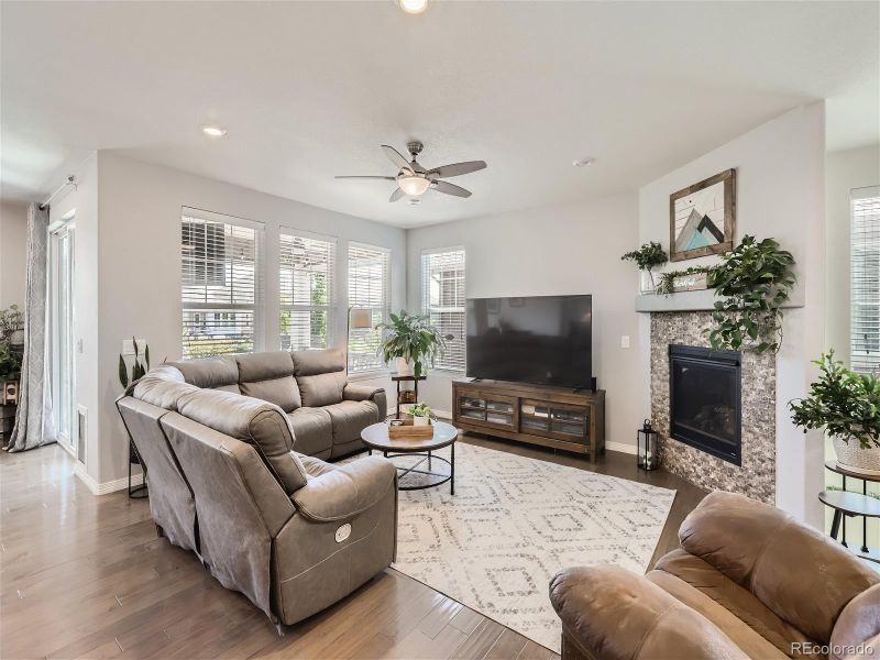 2360 Spotswood St, Longmont, CO 80504