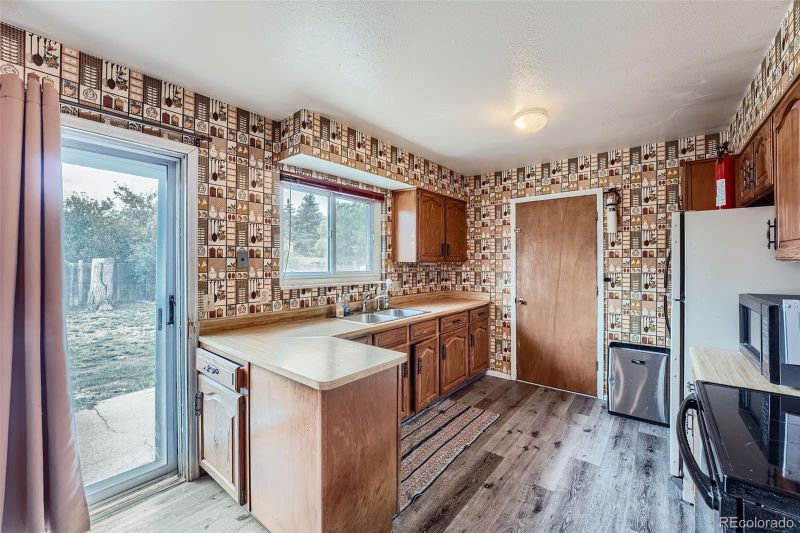 1669 S Richfield St, Aurora, CO 80017