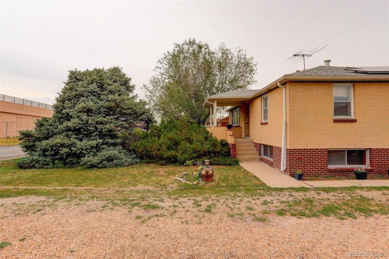 1930 Billings St, Aurora, CO 80011
