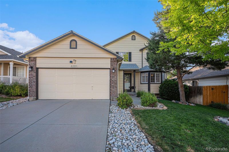 21955 E Lake Pl, Aurora, CO 80015