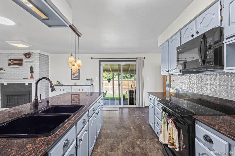 2575 Queen St, Lakewood, CO 80215
